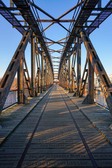 Fototapeta na wymiar Historische Hubbrücke in Magdeburg