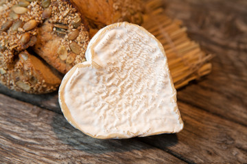 camembert en forme de coeur