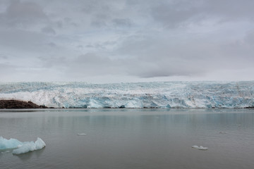 Obraz premium Glacier Nordenskiold in Archipelago of Svalbard in Norway