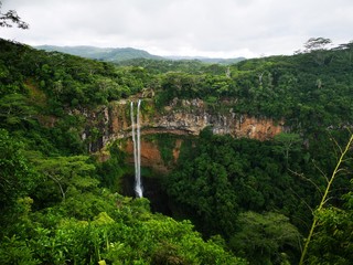 Fototapeta na wymiar Chamarel Wasserfall Mauritius