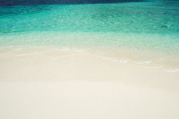 Fototapeta na wymiar Secluded island. Paradise tropical island, white sand and clear water. Landscape
