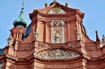 Fototapeta na wymiar Würzburg, Fassade der Neumünsterkirche, Detail