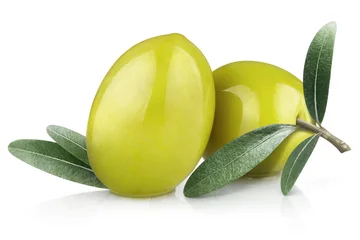 Fototapeten Zwei grüne Oliven mit Blättern, isoliert auf weißem Hintergrund © Yeti Studio