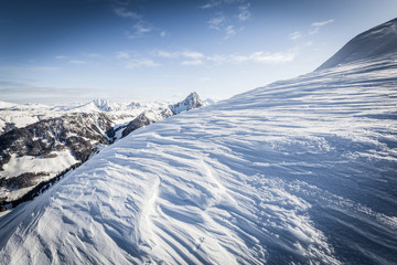 Winter Landschaft mit Ausblick auf die Berge