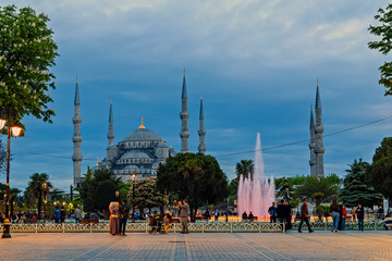 Fototapeta na wymiar Minarets of the mosque. architecture Istanbul, Turkey.