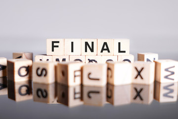 Obraz premium Final word cube on reflection