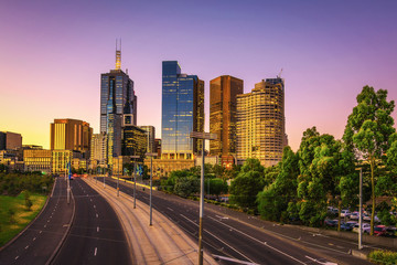 Fototapeta premium Summer sunset above Melbourne