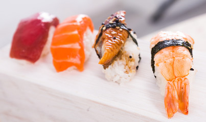 series of four kinds Nigirisushi