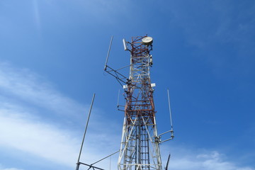 &Eacute;metteur radio sur un pylone