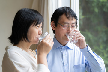 健康 水を飲む