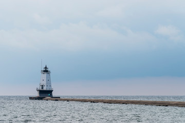 Fototapeta premium Ludington North Pierhead Lighthouse, Lake Michigan, Ludington, Michigan.