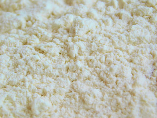 Flour near, close