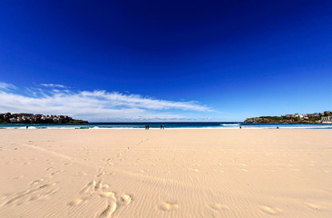 Fototapeta na wymiar Lots of sand on bondi beach, sydney, australia