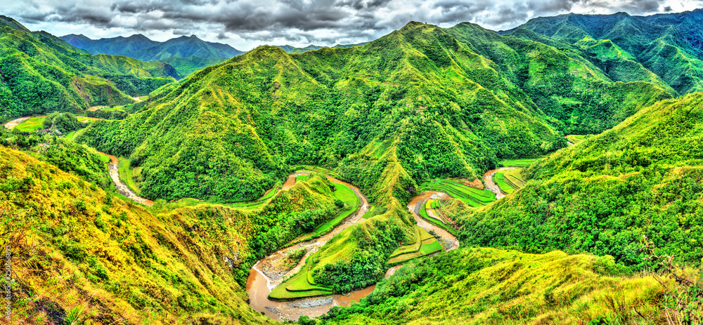 Wall mural the snake river at ducligan - ifugao, philippines