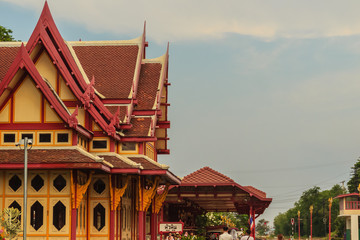 Obraz premium Prachuap Khiri Khan, Thailand - March 16, 2017: Colorful royal pavilion at Hua Hin Railway Station that has been considered to be the most beautiful station and became very popular tourist attraction.