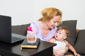 mom freelancer works. child interferes. freelancing problems