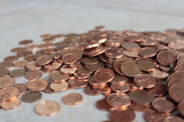 Die Euromünzen, die derzeit 19 Ländern der Europäischen Union sowie den Nicht-EU-Staaten Andorra, Monaco, San Marino und Vatikanstadt in Umlauf gebracht wurden.