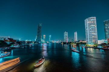 Obraz premium Skyscraper Bangkok w nocy
