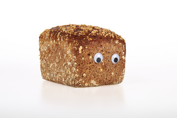 Vollkornbrot mit Augen