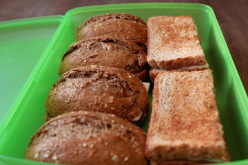 Geschmackvolles Pausenbrot in einer Box