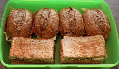 Geschmackvolles Pausenbrot in einer Box