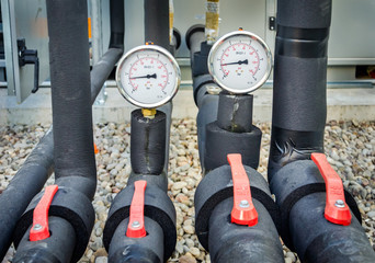 Manometers, valves and pipes with closed cell foam insulation