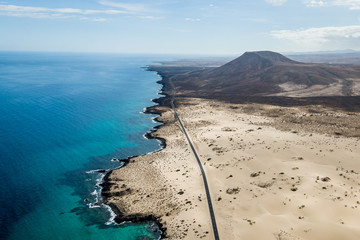 Perspektywa- krajobraz parku narodowego corralejo, hiszpania- fuertaventura