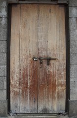 Altes verwittertes Tor