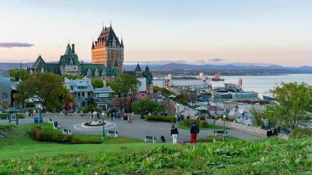 Sunset timelapse of the famous Fairmont Le Ch&acirc;teau Frontenac