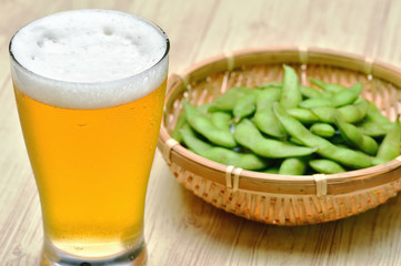 夏の味覚　ビールと枝豆