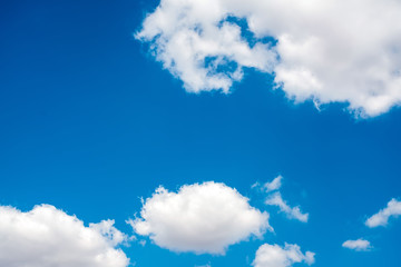 Obraz premium white clouds in the sky