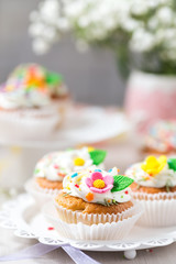 Easter cupcakes with sugar flowers
