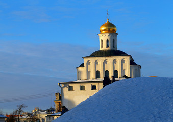 Obraz premium Photo bright old Russian temple Golden gate in the big city