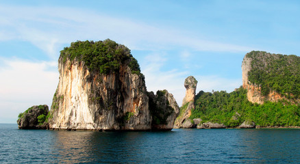 Chicken island also known as Koh Gai or Koh Kai or Koh Hua Khwan, The Andaman Sea, Krabi Province,...