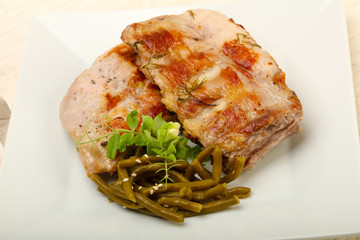 Roasted spare ribs