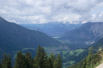 Fototapeta na wymiar Bergwelt (Alpen) in Sölden, Tirol, Österreich