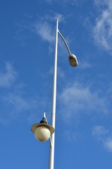lampa, ulica, lampion, iskra, stary, architektura, kajdany, latarnia uliczna, gr&oacute;d, niebo, antyczne, metal, vintage, retro, iluminacja, glases, oświetlenie, mur, miejski, maszt, miasteczko, blękit, iz