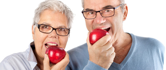 in den Apfel beißen