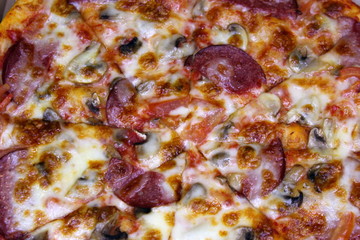 diablo pizza with spicy sausage top view
