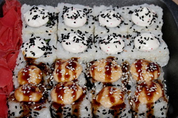 Sophisticated rolls of sauce, ginger and sesame, Japanese food