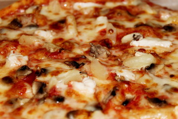 diablo pizza with spicy sausage top view