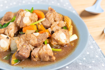 Pork spare rib stir fried with soy sauce and black pepper