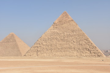 Obraz na płótnie Canvas Great Pyramids of Giza, Great Pyramid (L) in Background