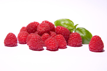 Himbeeren, Basilikum, rot, weiß, grün, lecker, essen, Früchte, Obst, gesund, frisch