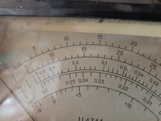 Scale voltmeter