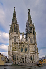 Fototapeta na wymiar Regensburger Dom St. Petrus in Regensburg, Oberpfalz, Bayern, Deutschland