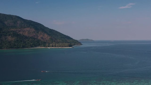 montage plongeante dans la mer