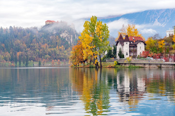 Fototapeta na wymiar Beautiful autumn landscape around Lake Bled with the castle