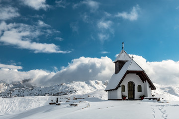 Fototapeta na wymiar Little chapel on the top of the mountain