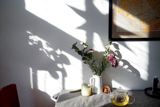 Still life with winter sun in a Berlin kitchen
